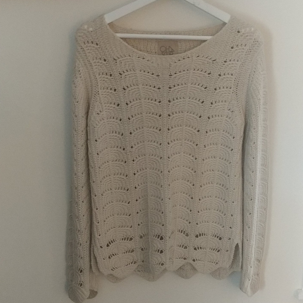 Chaser Scallop Knit Sweater. Size M
